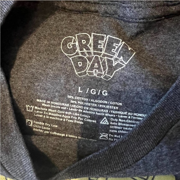 GREEN DAY Women’s Grey “Dookie” Tshirt Size Large NWOT - Picture 3 of 3